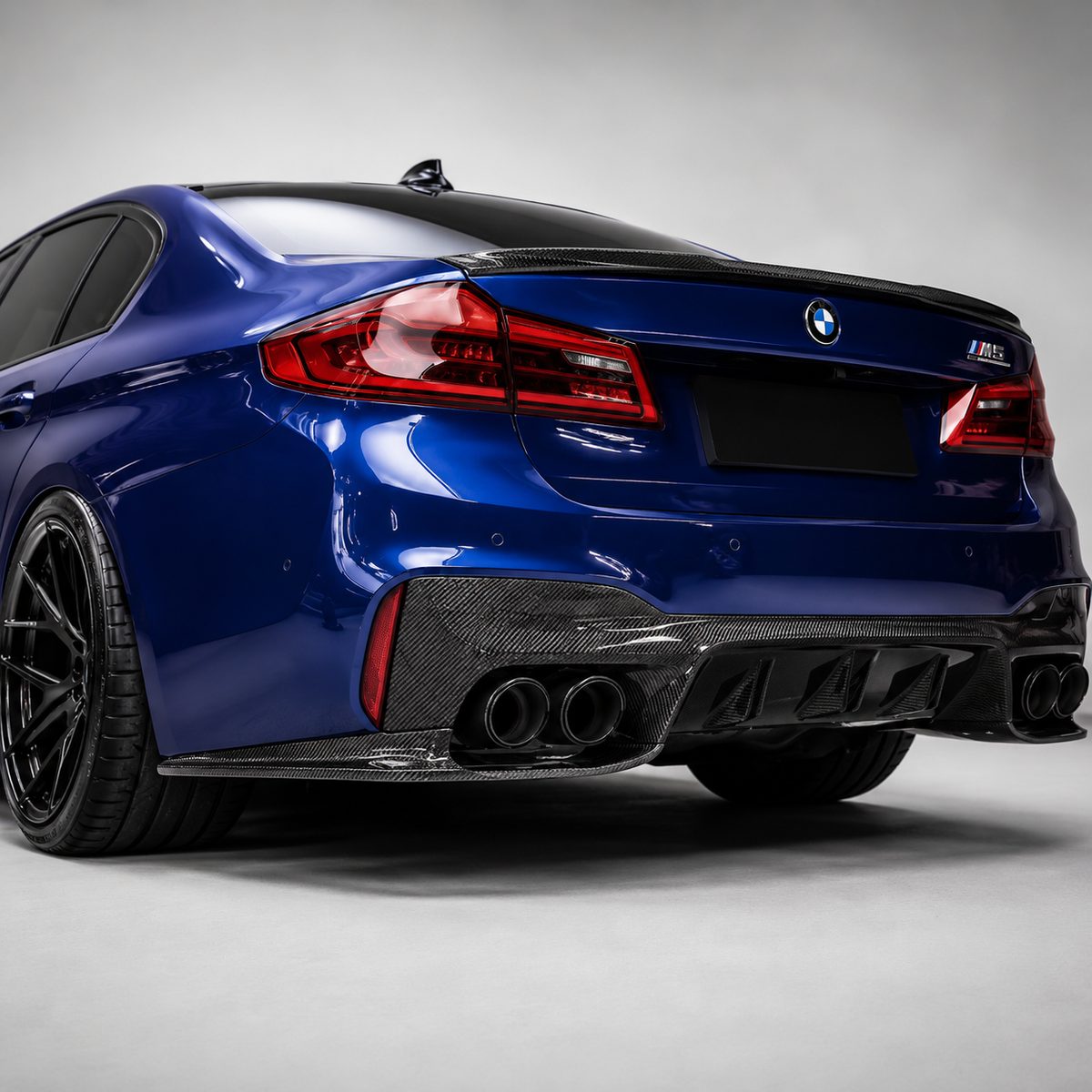BMW F90 M5 3D Style Dry Carbon Fiber 3-Piece Rear Diffuser with Splitters